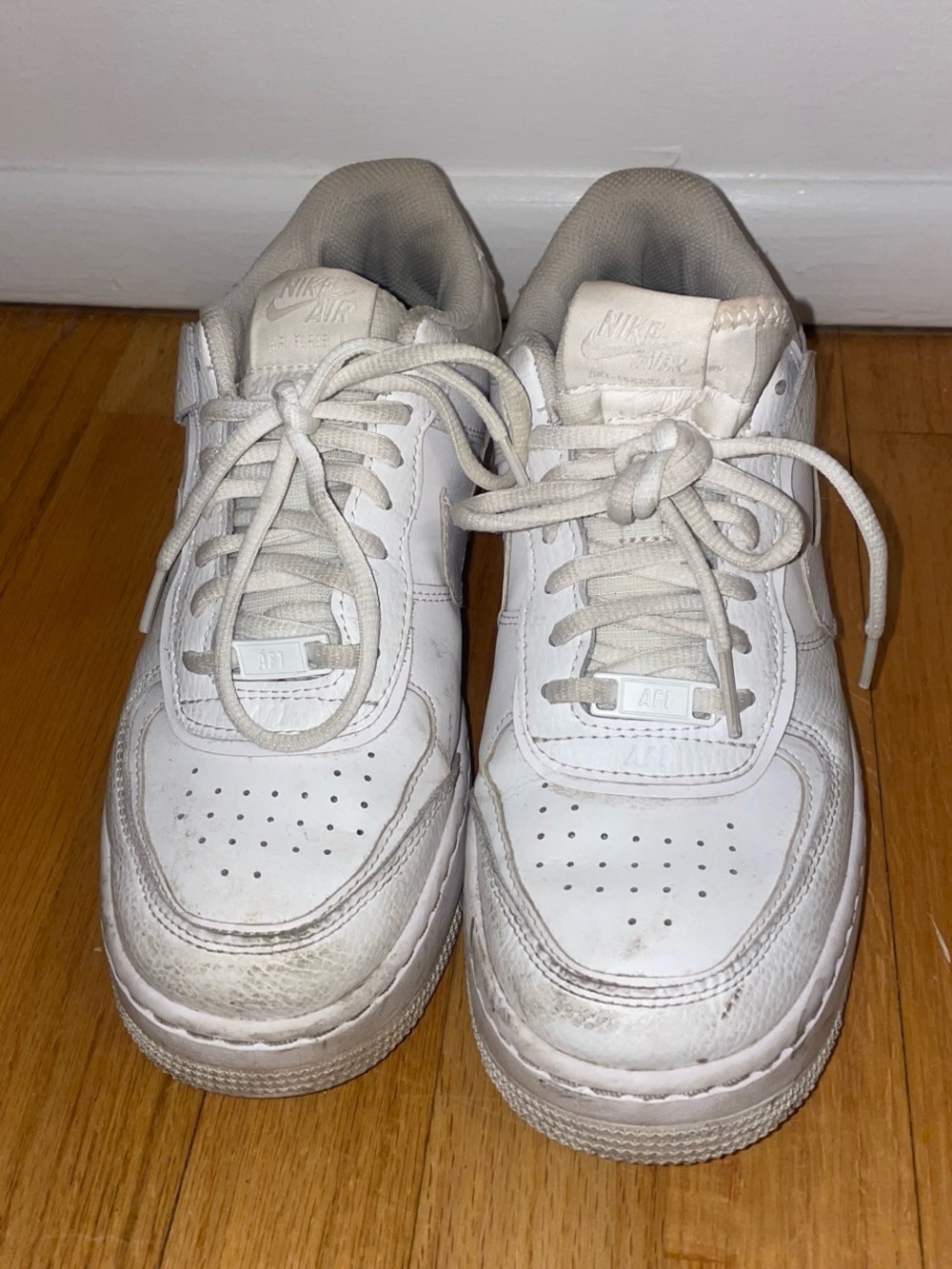 Nike White Low-Top Leather SneakersWOMENS  SIZE 8